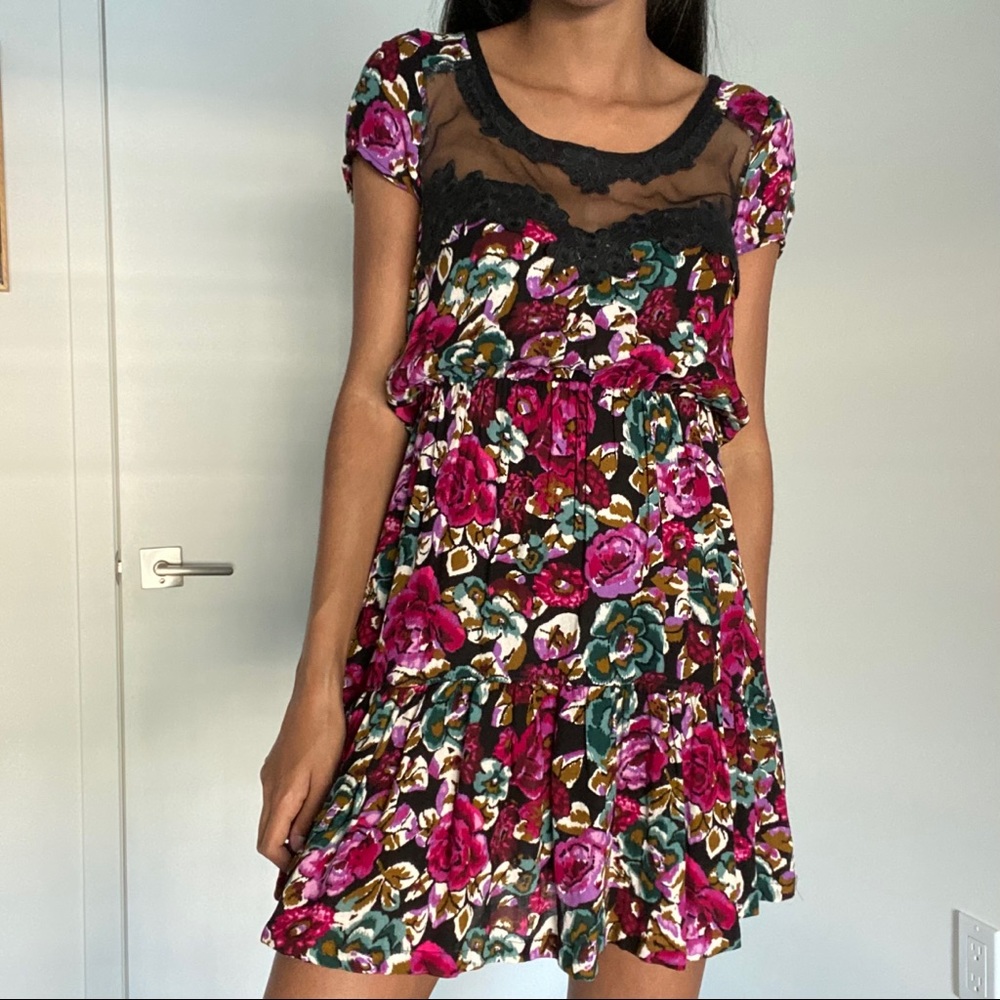NWT Small Kimchi Blue Floral/Lace Dress